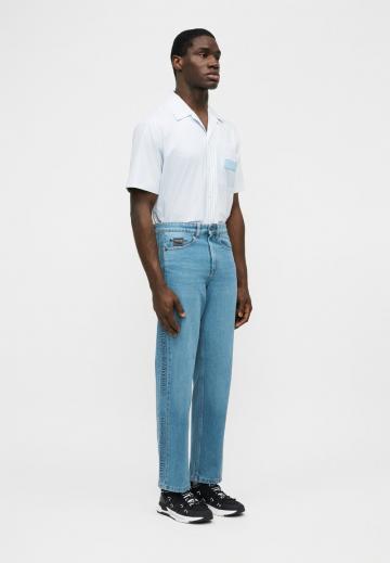 Прямые джинсы