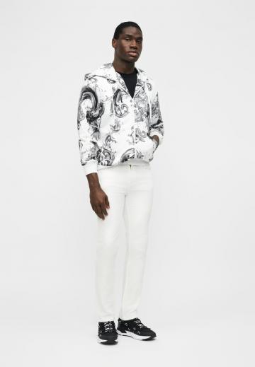 Узкие джинсы