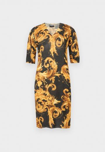 Вязаное платье