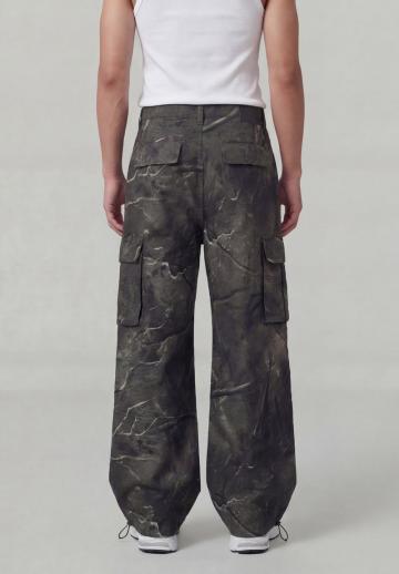 Брюки с накладными карманами