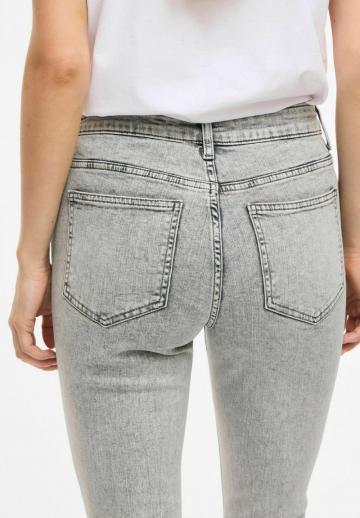 Клешеные брюки