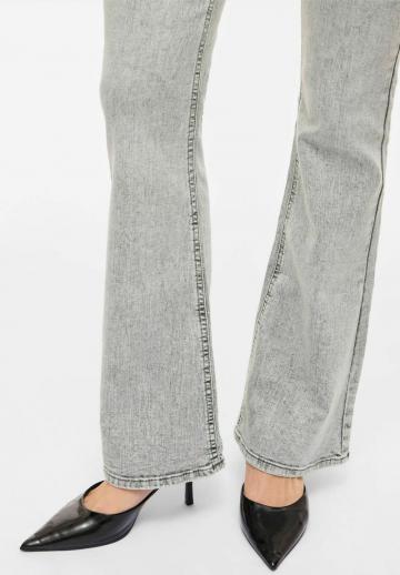 Клешеные брюки