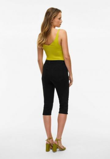 Короткие джинсы