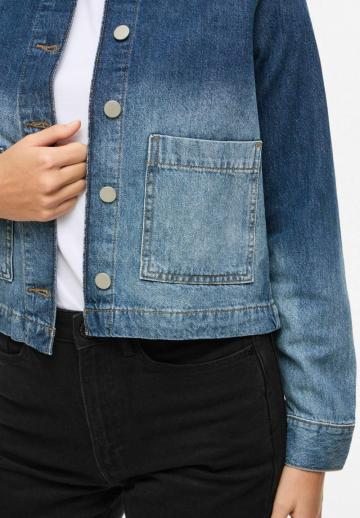 Джинсовая куртка
