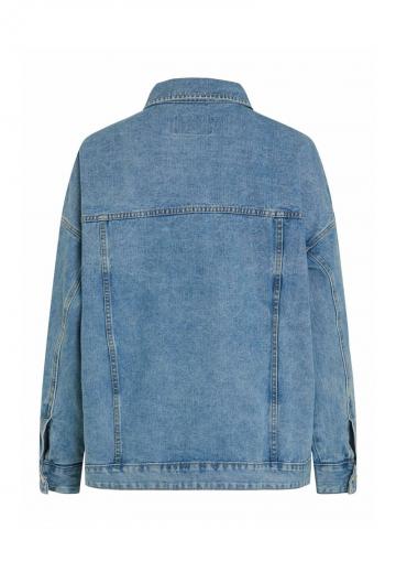 Джинсовая куртка