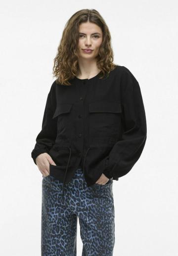 Куртка с накладнымит карманами