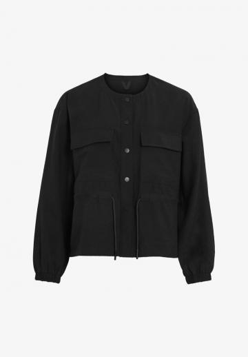 Куртка с накладнымит карманами