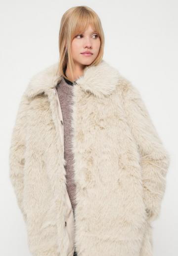 Пуловер без рукавов