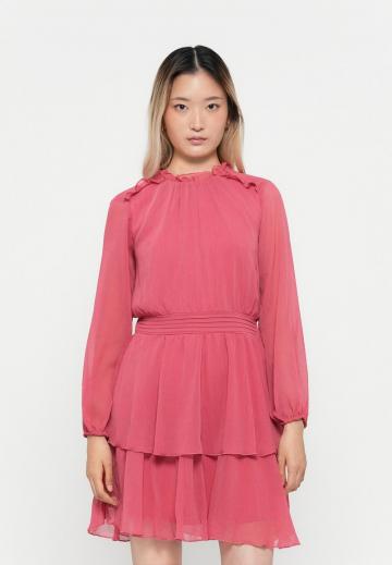 Короткое платье