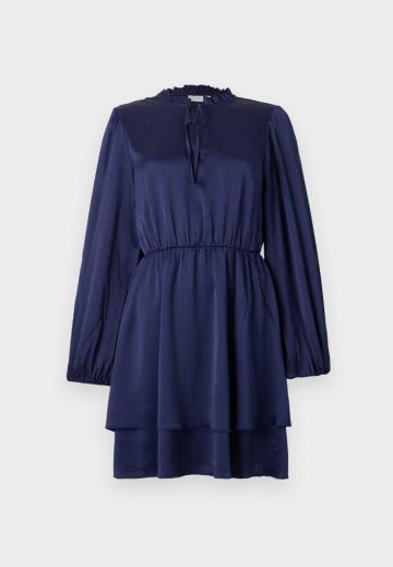 Короткое платье