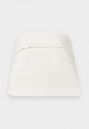 Топ без бретелек