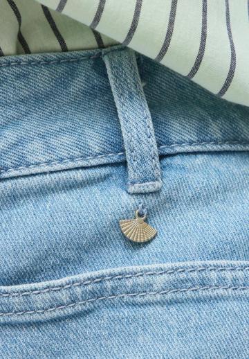 Клешеные джинсы