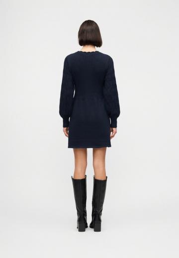 Вязаное платье