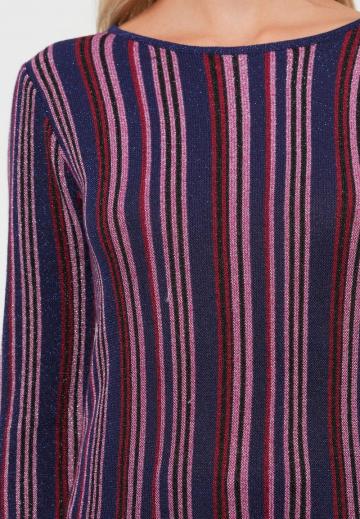 Пуловер в полоску