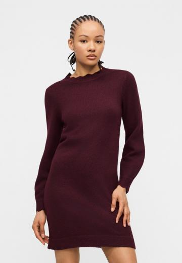 Вязаное платье