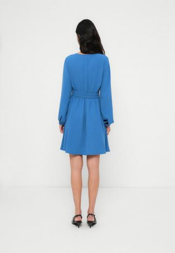 Короткое платье