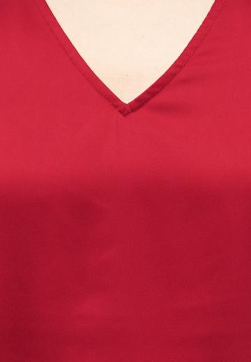 Атласная блузка