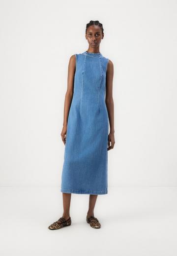 Джинсовое платье