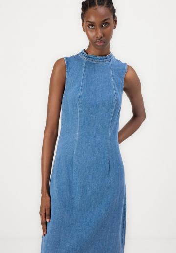Джинсовое платье