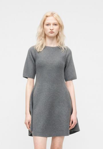 Вязаное платье