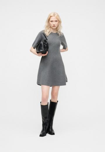 Вязаное платье