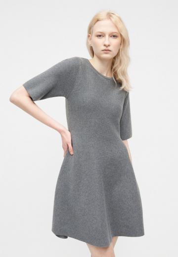 Вязаное платье