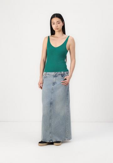 Пуловер без рукавов