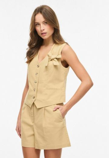 Джинсовая жилетка