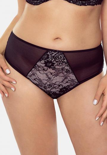 Трусы на бедрах