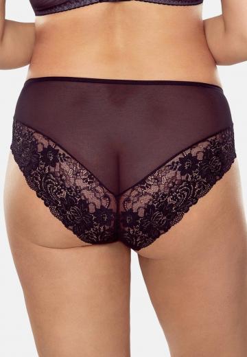 Трусы на бедрах