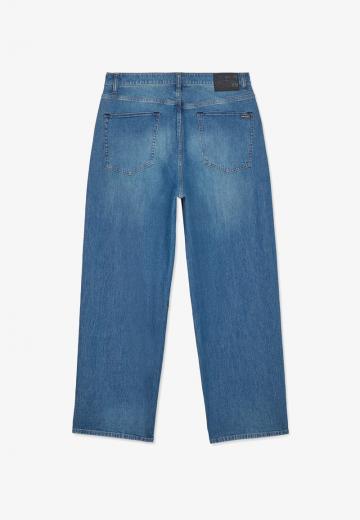 Прямые джинсы