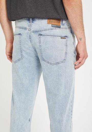 Узкие джинсы