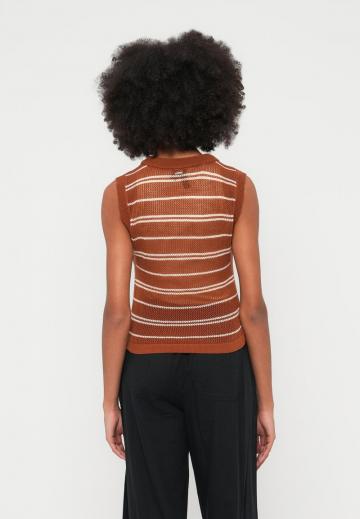 Пуловер без рукавов