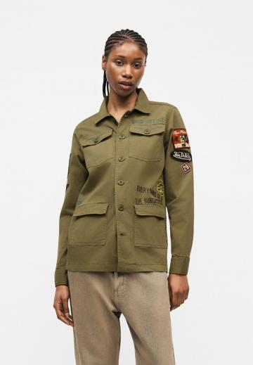 Куртка с накладнымит карманами