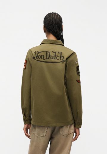 Куртка с накладнымит карманами