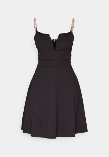 Короткое платье