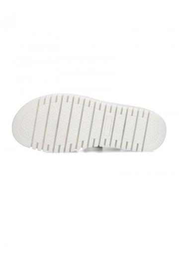 Босоножки на танкетке