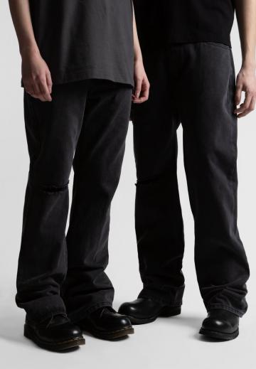 Клешеные джинсы