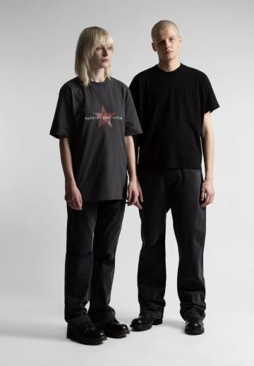 Клешеные джинсы