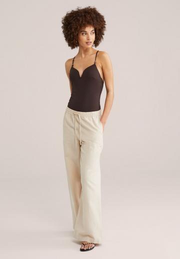 Слитный купальник