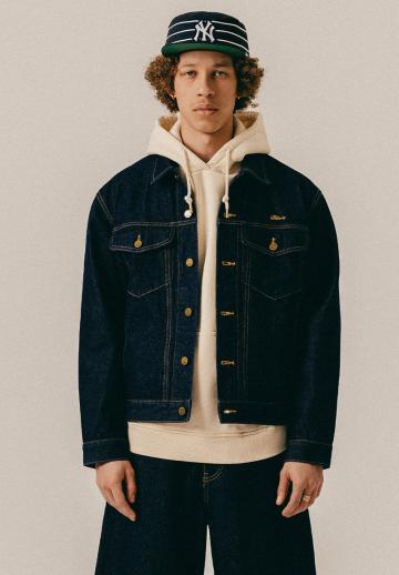 Джинсовая куртка