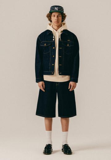 Джинсовая куртка