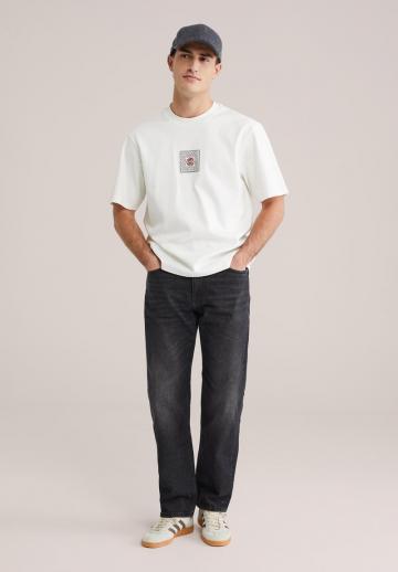 Прямые джинсы