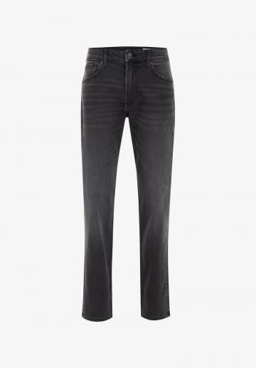 Узкие джинсы