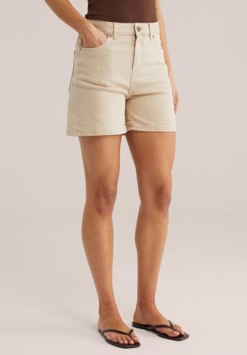 Джинсовые шорты