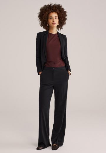 Блузка без рукавов