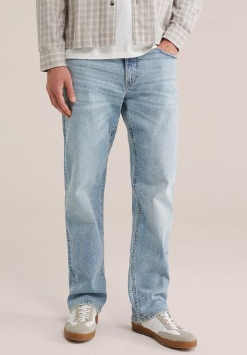 Прямые джинсы