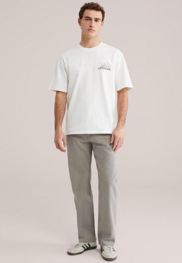 Прямые джинсы