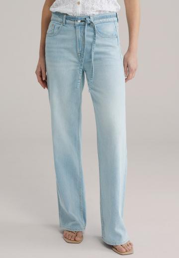 Прямые джинсы