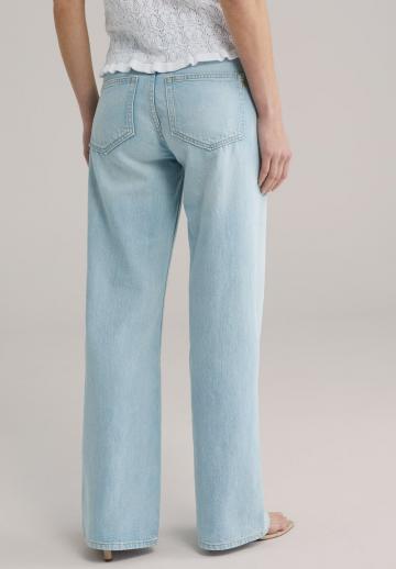 Прямые джинсы